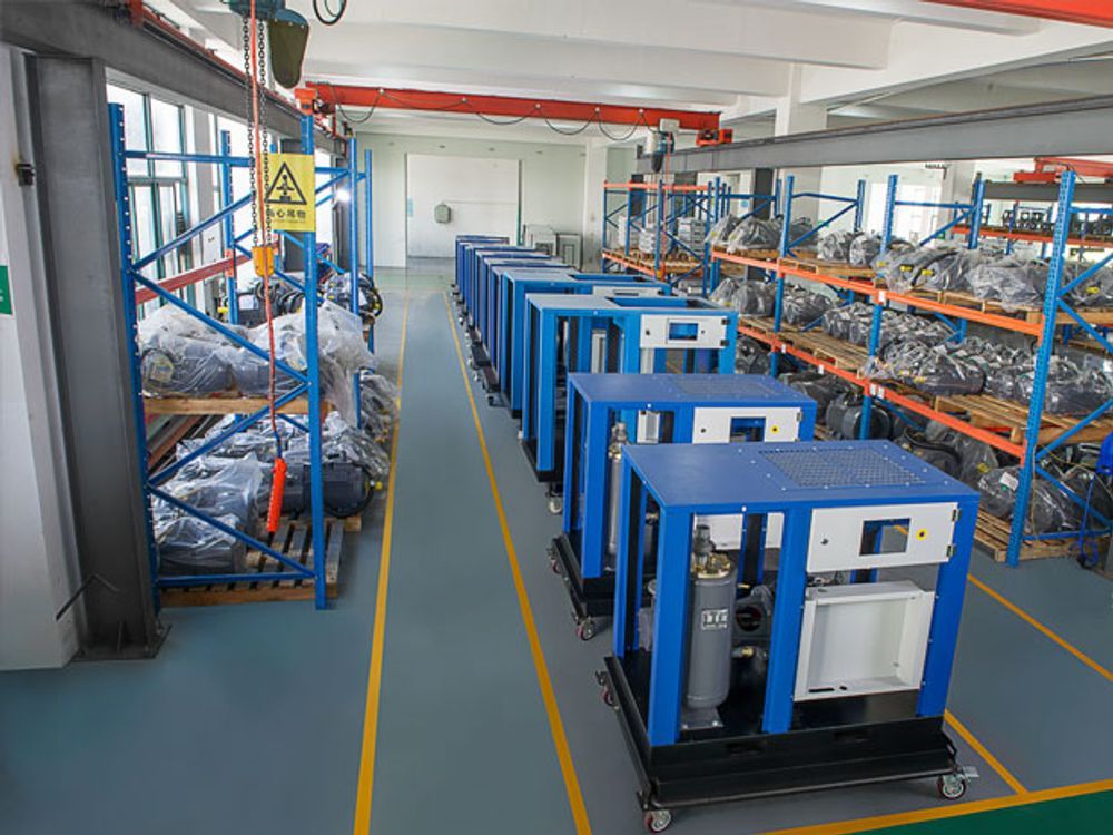 Máy nén khí trục vít PM VSD hai cấp nén (30–400 kW) DENAIR
